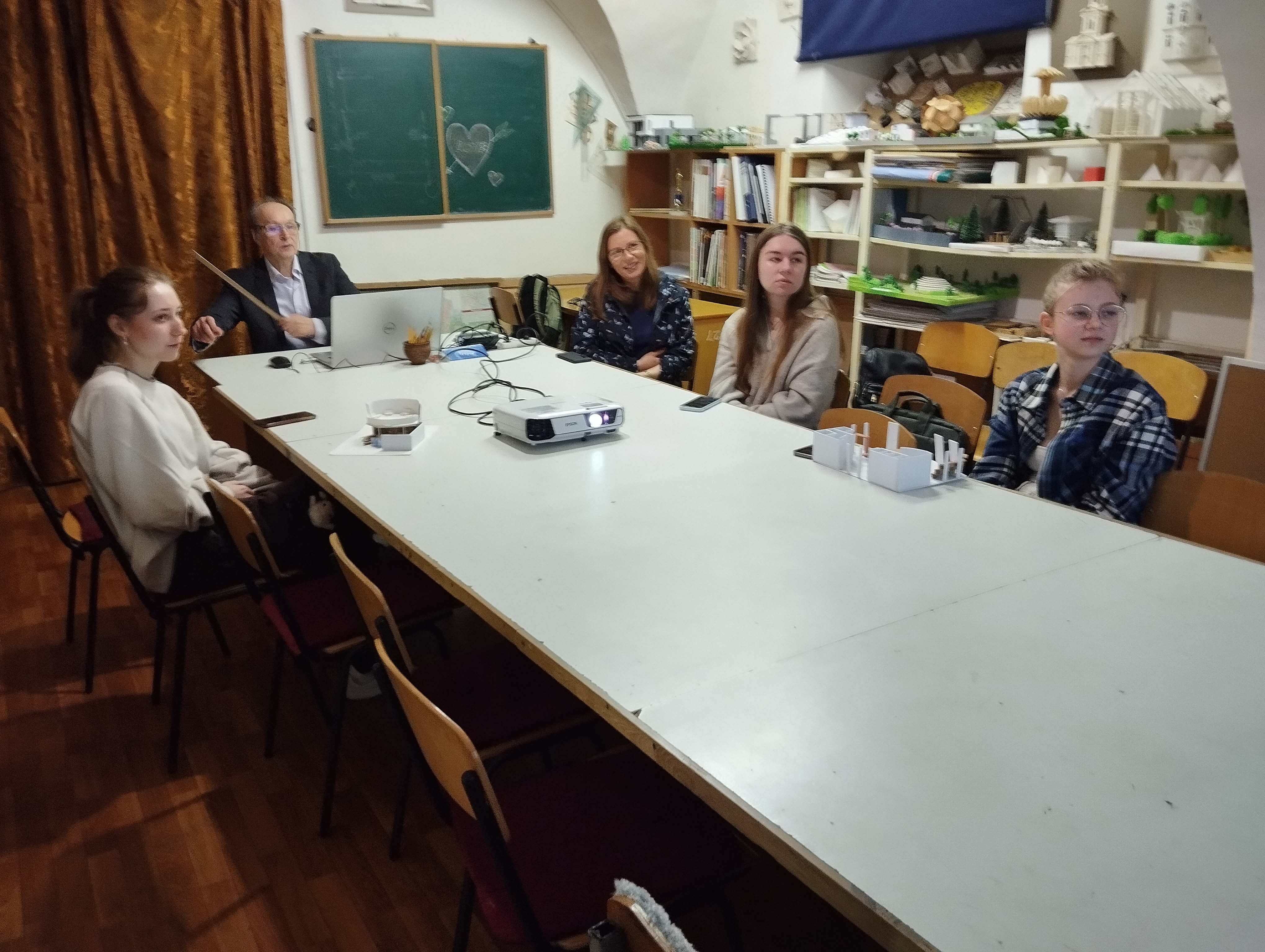 ВІДКРИТА ЛЕКЦІЯ З ДИСЦИПЛІНИ «МАКЕТУВАННЯ ТА МОДЕЛЮВАННЯ» 
