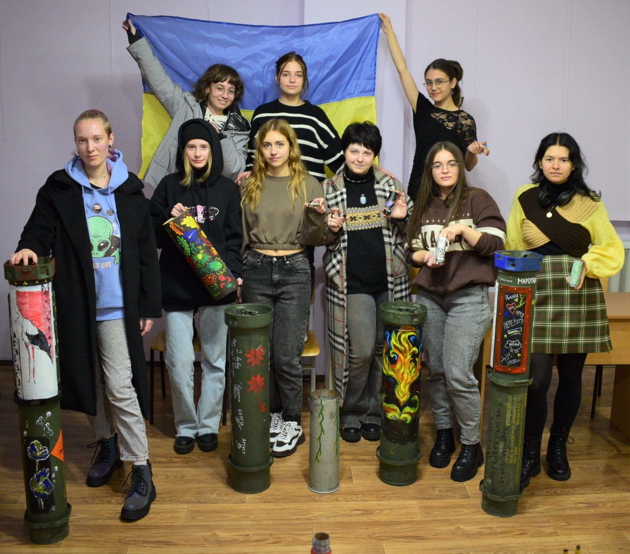 ДЕНЬ ВОЛОНТЕРСТВА В НАКККІМ: РОЗМАЛЬОВКА ГІЛЬЗ ДЛЯ ПІДТРИМКИ УКРАЇНСЬКИХ ЗАХИСНИКІВ