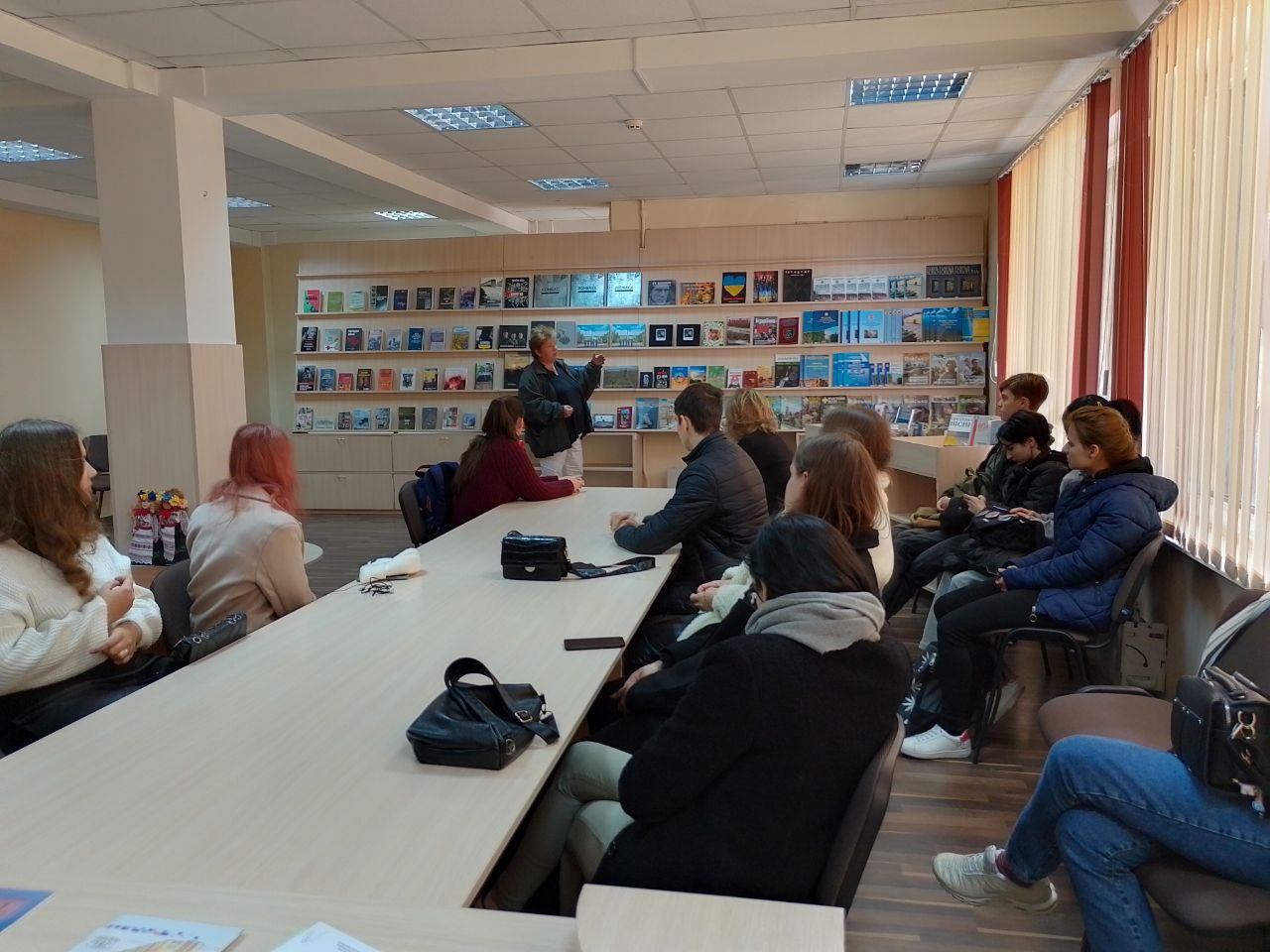 ЕКСКУРСІЯ В КНИЖКОВУ ПАЛАТУ УКРАЇНИ ІМЕНІ ІВАНА ФЕДОРОВА: ЗНАЙОМСТВО ЗІ СКАРБНИЦЕЮ СЛОВА