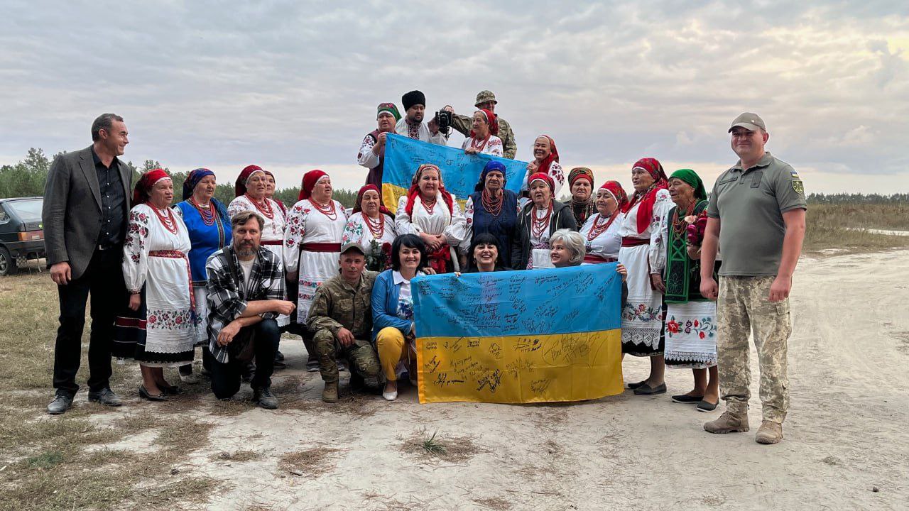 ДОЦЕНТ ТА СПІВАЧКА: ОКСАНА НАУМЕНКО ПІДТРИМУЄ ГЕРОЇВ УКРАЇНИ