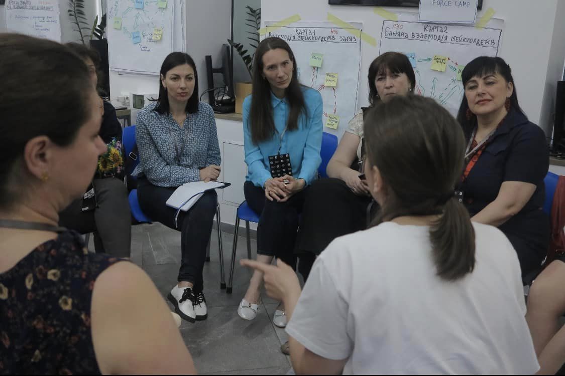 Представники НАКККіМ отримали сертифікати учасників кооридинаційної зустрічі «Програми відновлення психоемоційного здоров’я українців і українок».