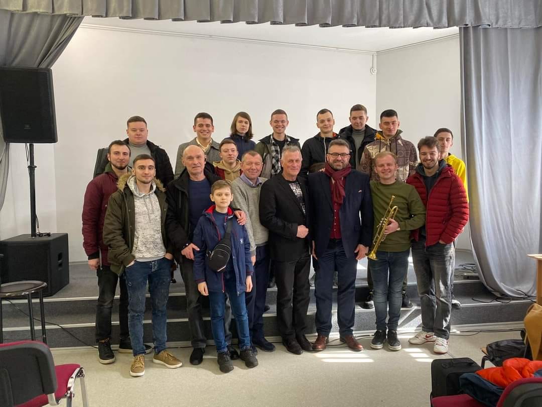 07.04.2023 р. в Інституті сучасного мистецтва НАКККіМ спільно з Луганською державною академією культури і мистецтв  відбувся майстер-клас зіркового європейського трубача Томаша Слюсарчика, який відкрила в.о. ректора професор Ольга КОПІЄВСЬКА.