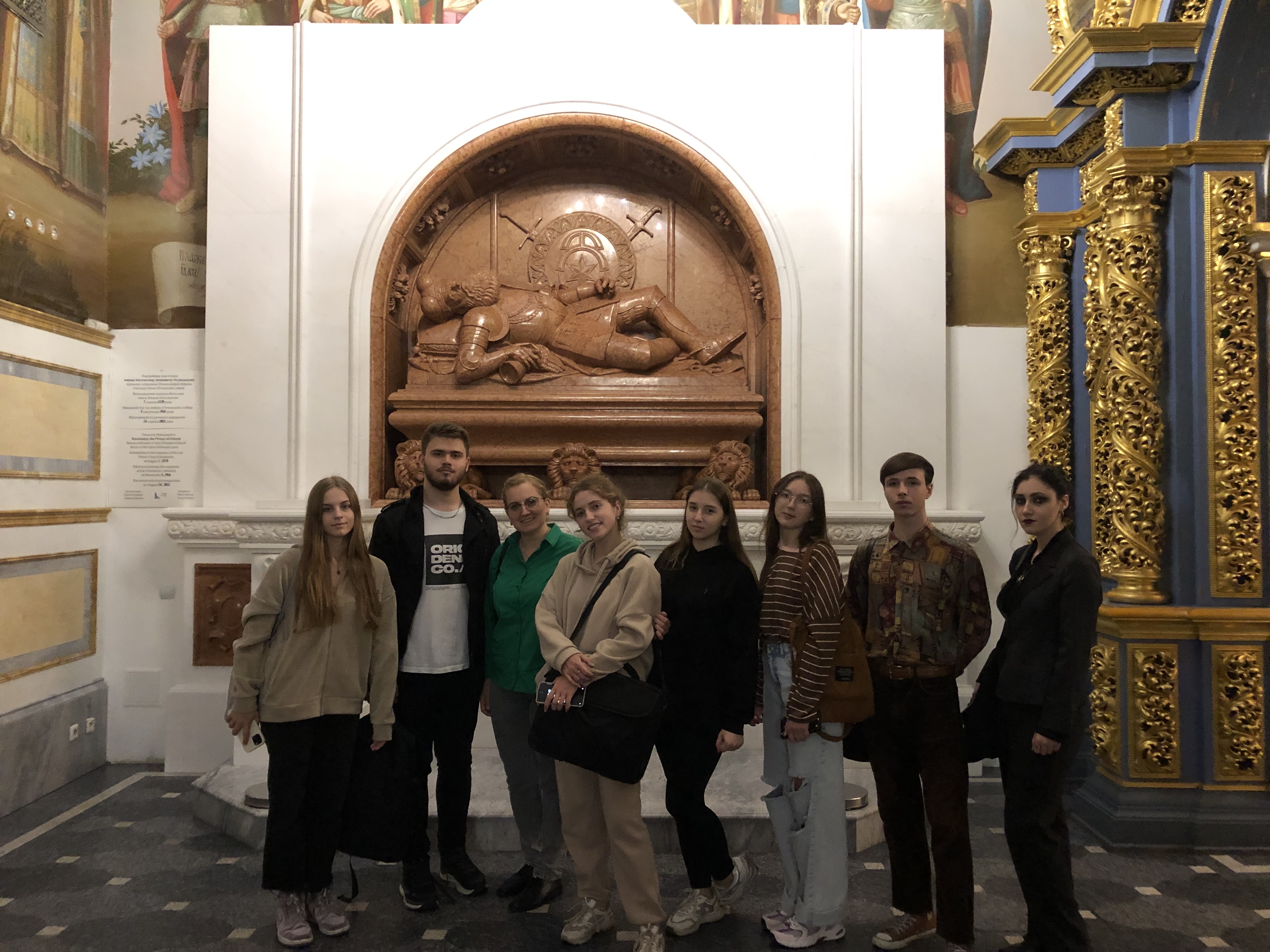 НЕЗАБУТНІ ВРАЖЕННЯ ТА ПОЗИТИВНИЙ НАСТРІЙ!